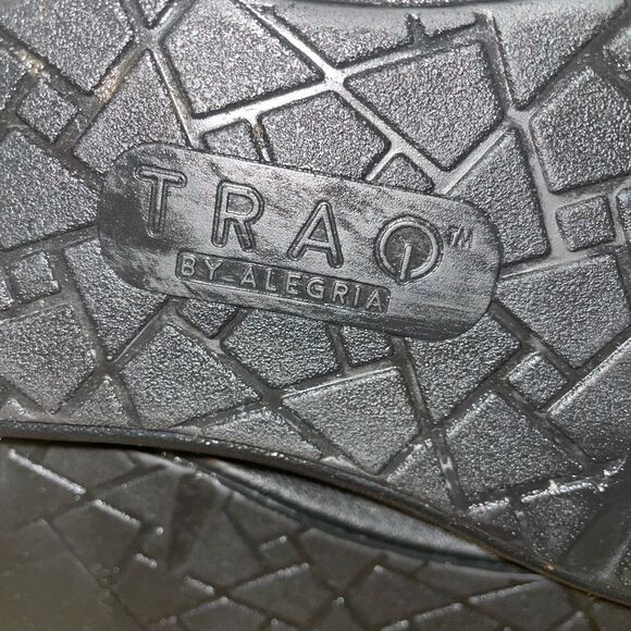 Traq By Alegria Qarma On Point
Black Lace-up Sneaker Shoes sz 8.5 - Picture 8 of 10